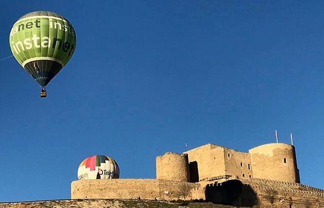 Globo sobre el castillo de Consuegra